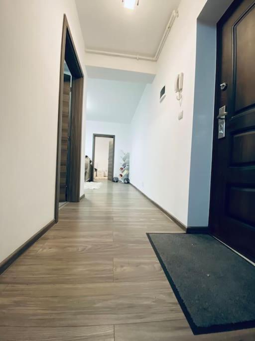 Giroc Apartament 2 Camere Modern Si Confortabil מראה חיצוני תמונה